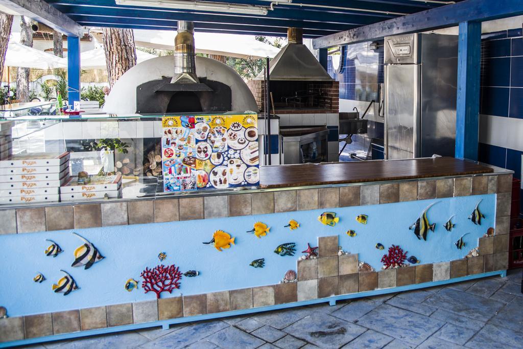 Hotel Ristorante Meson Feliz Террачина Экстерьер фото